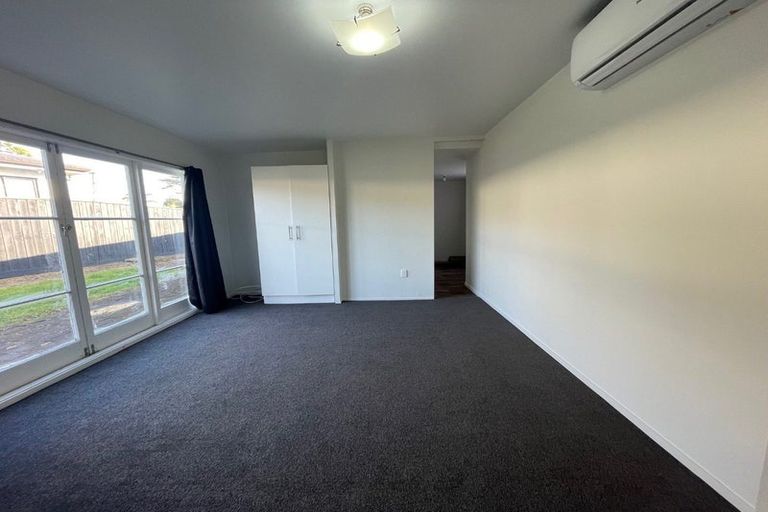 Photo of property in 43 Hallberry Road, Mangere East, Auckland, 2024