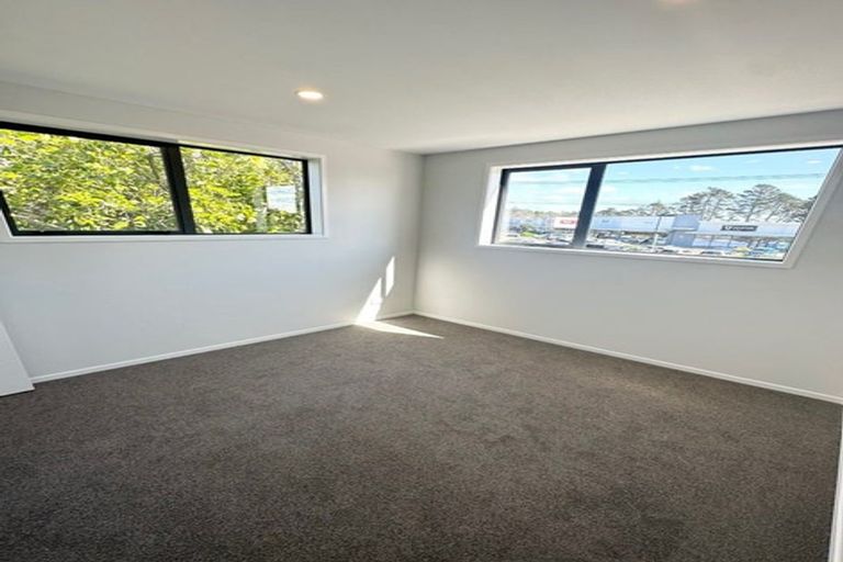 Photo of property in 365a Don Buck Road, Massey, Auckland, 0614