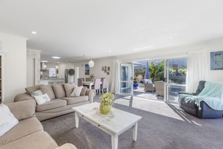 Photo of property in 4 Hapuka Close, Snells Beach, 0920