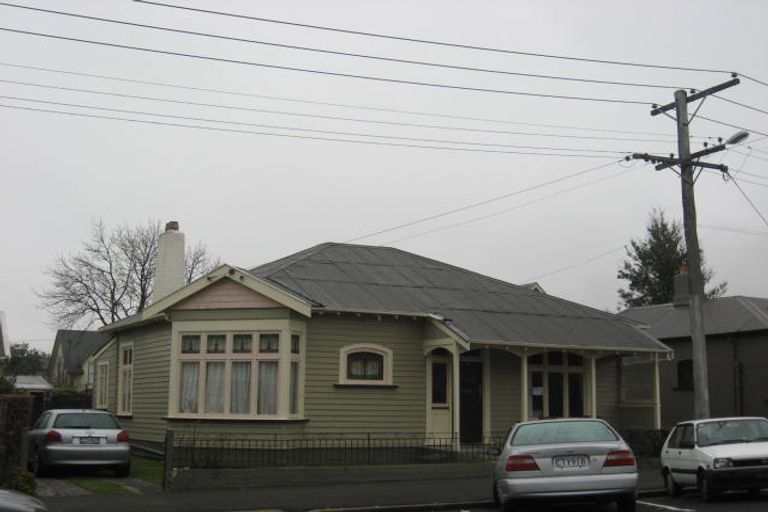 Photo of property in 43 Howe Street, North Dunedin, Dunedin, 9016