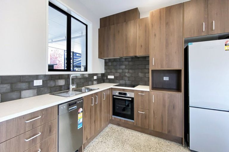 Photo of property in 8 Whakarato Way, Takanini, 2112