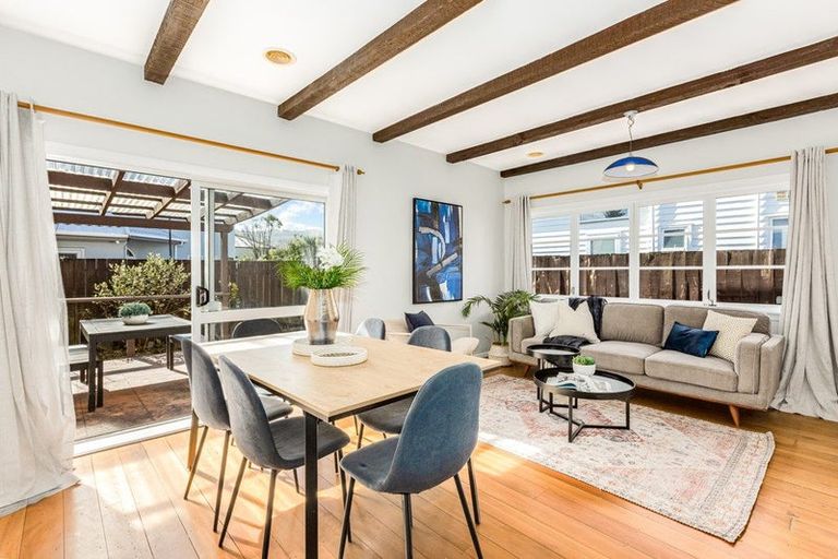 Photo of property in 1/7 Penrose Street, Woburn, Lower Hutt, 5010