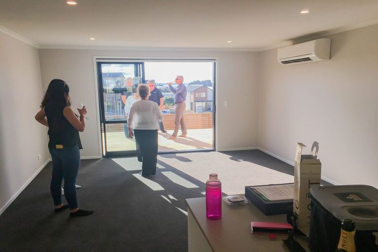 Photo of property in 6 Koru Place, Snells Beach, 0920