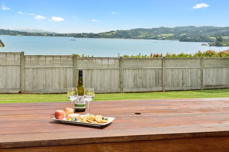 Photo of property in 11 Baybreeze Lane, Parua Bay, Whangarei, 0174
