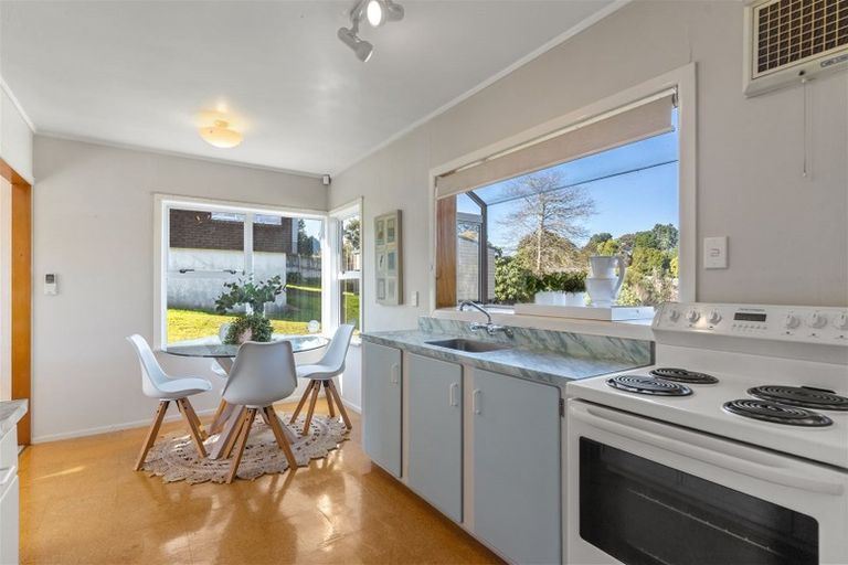 Photo of property in 42 Saffron Street, Birkdale, Auckland, 0626