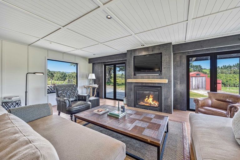 Photo of property in 377 Clevedon Kawakawa Road, Clevedon, Papakura, 2585