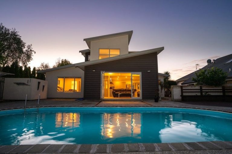 Photo of property in 19 San Priamo Place, Paraparaumu Beach, Paraparaumu, 5032