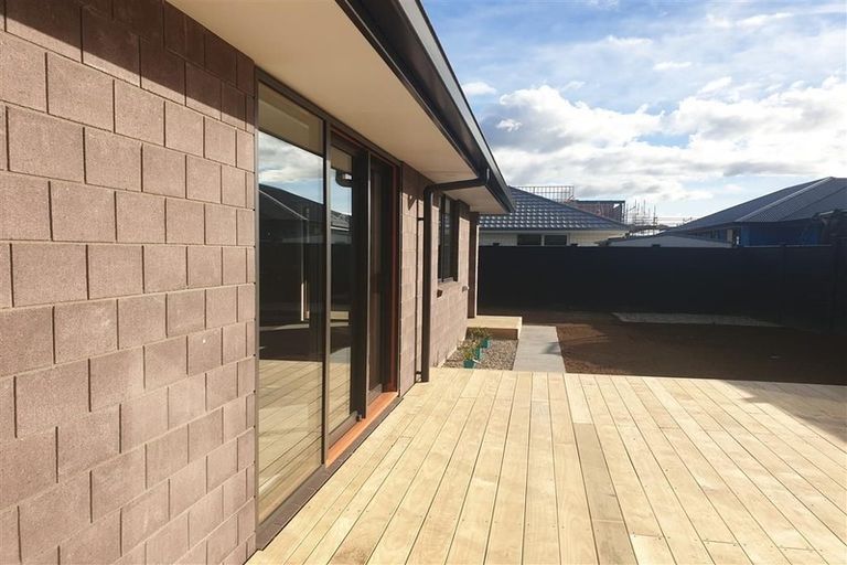 Photo of property in 42 Rose Leigh Drive, Cambridge, 3434