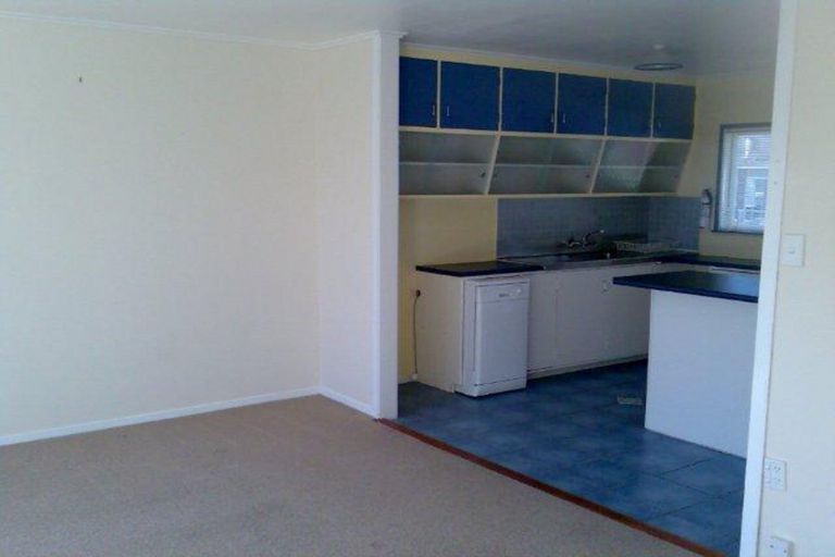 Photo of property in 2/58 Rimu Street, New Lynn, Auckland, 0600