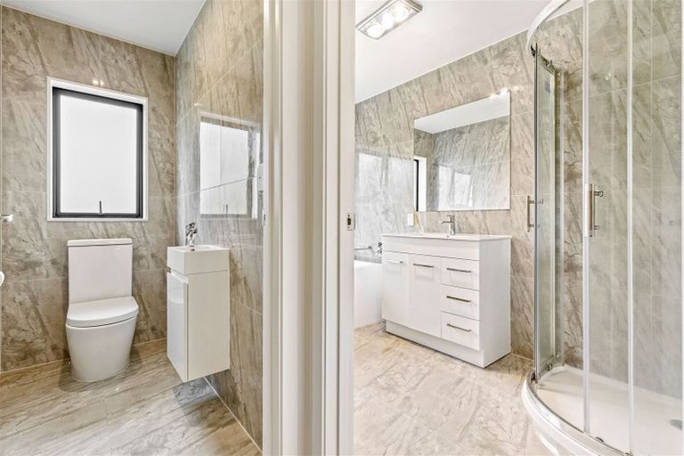 Photo of property in 206c Henderson Valley Road, Henderson, Auckland, 0612