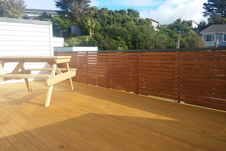 Photo of property in 104b Glanmire Road, Newlands, Wellington, 6037