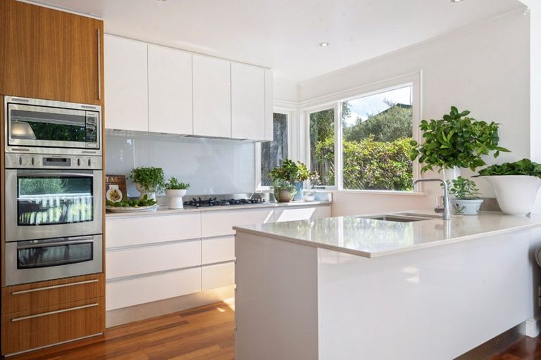 Photo of property in 6 Glade Place, Birkenhead, Auckland, 0626