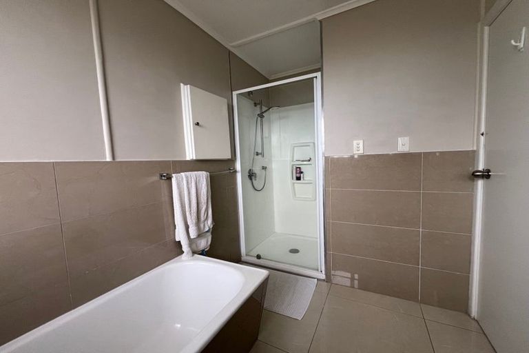Photo of property in 17 Bradbury Road, Botany Downs, Auckland, 2010
