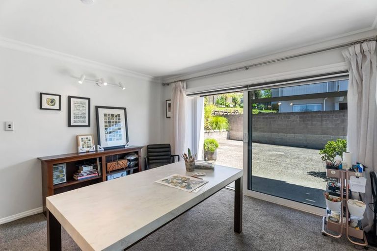 Photo of property in 2/52 Maxwelton Drive, Mairangi Bay, Auckland, 0630