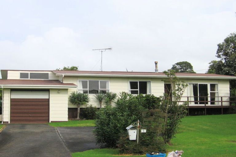 Photo of property in 1 Thorburn Avenue, Red Beach, 0932