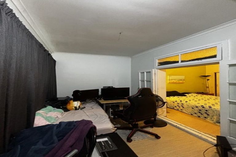 Photo of property in Devonport Apartments, 23/127 Saint Aubyn Street, New Plymouth, 4310