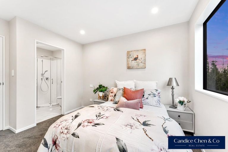 Photo of property in 19 Don Oliver Lane, Glen Eden, 0602