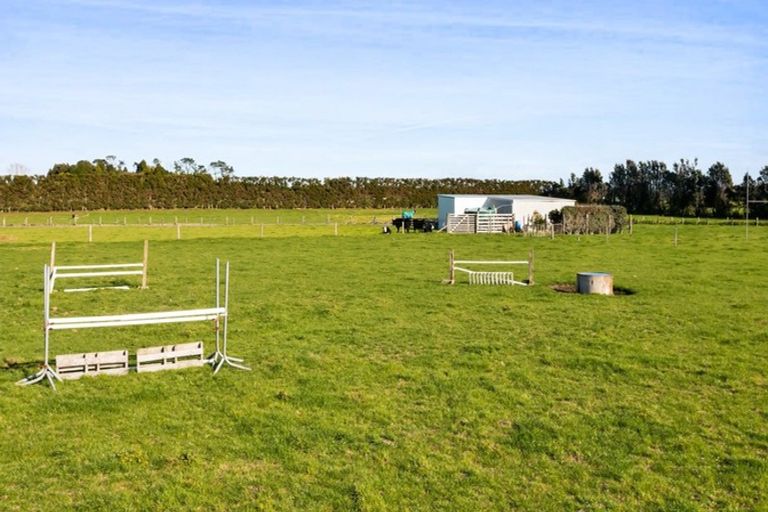 Photo of property in 957 Main Road North, Onaero, Waitara, 4383