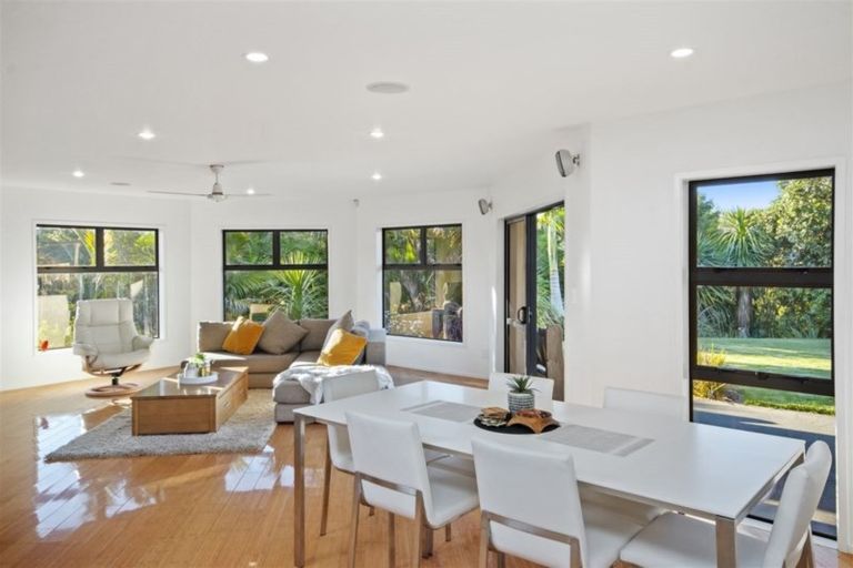 Photo of property in 23 Lough Bourne Drive, Pukekohe, 2120