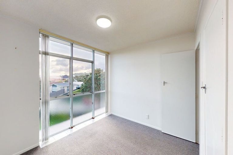Photo of property in 23uc7 Rangitane Street, Maupuia, Wellington, 6022