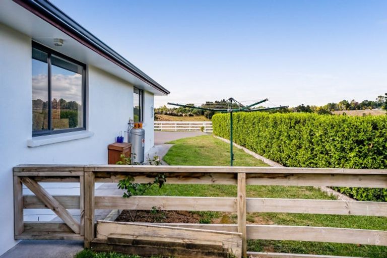 Photo of property in 90 Ridgewood Drive, Ridgewood, New Plymouth, 4371