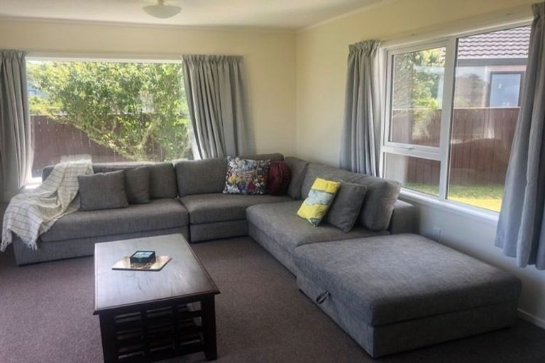 Photo of property in 11 Jasmine Grove, Maungaraki, Lower Hutt, 5010