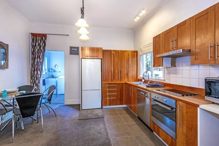 Photo of property in 4 Bronte Place, Waltham, Christchurch, 8023