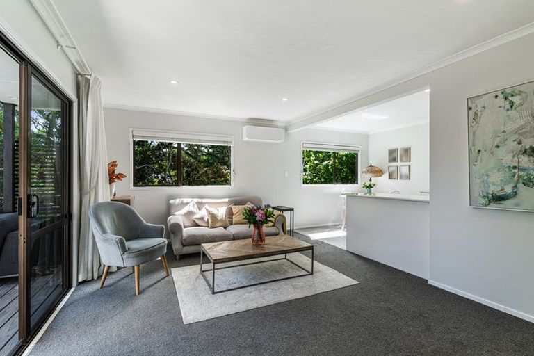 Photo of property in 22 Derwent Crescent, Titirangi, Auckland, 0604