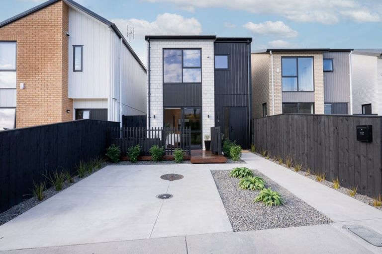Photo of property in 12 Papai Lane, Massey, Auckland, 0614