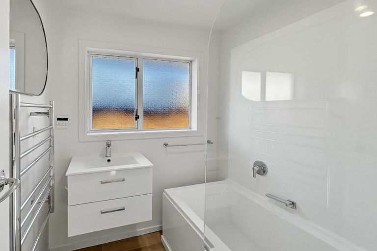 Photo of property in 22 Russley Road, Russley, Christchurch, 8042