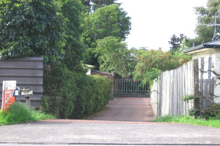 Photo of property in 19 Don Buck Road, Massey, Auckland, 0614