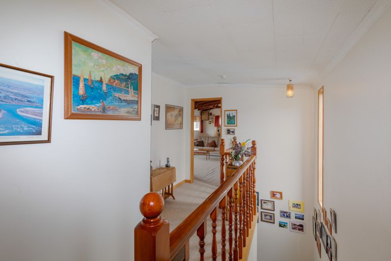 Photo of property in 29 Celia Street, Redcliffs, Christchurch, 8081