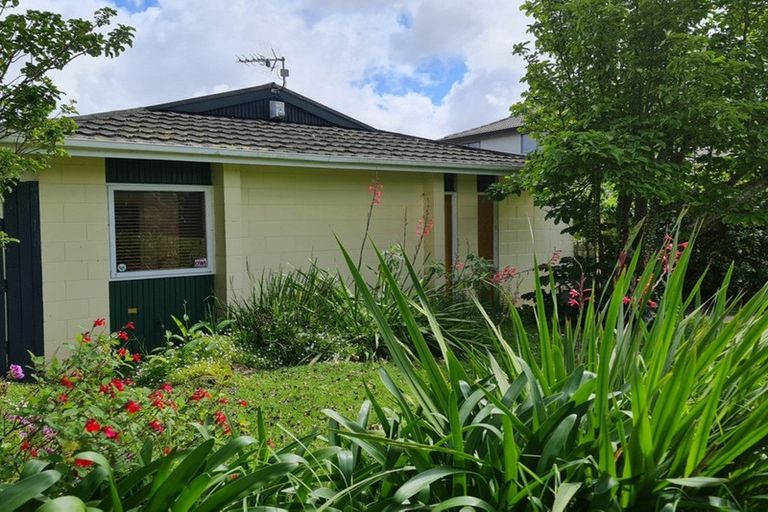 Photo of property in 107 Muir Avenue, Mangere Bridge, Auckland, 2022