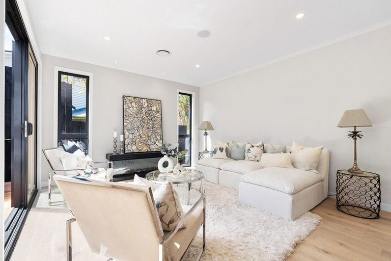 Photo of property in 2/42 Gordon Avenue, St Albans, Christchurch, 8014