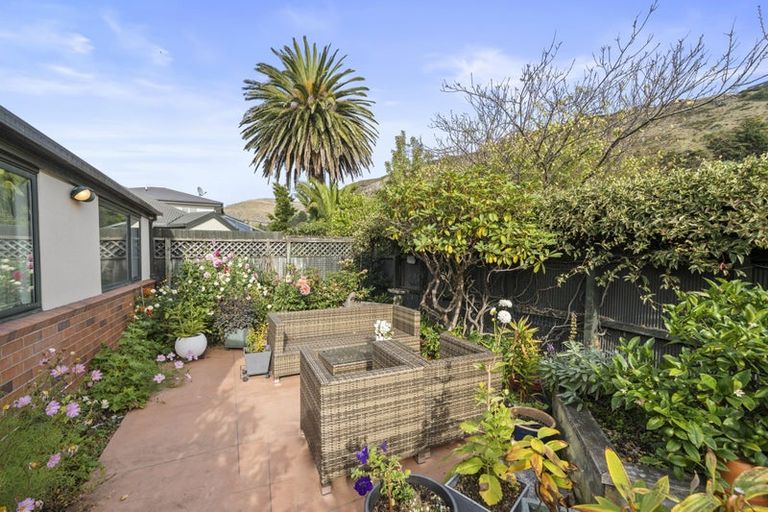 Photo of property in 6b Saint Leonards Square, Sumner, Christchurch, 8081