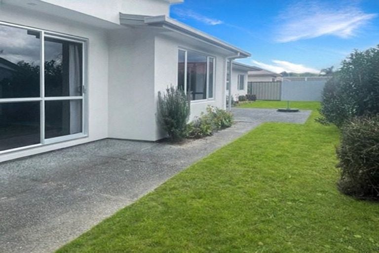 Photo of property in 15 Newbury Place, Taradale, Napier, 4112