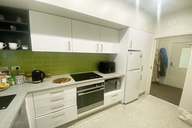 Photo of property in Fountain Court, 9/48 Oriental Parade, Oriental Bay, Wellington, 6011