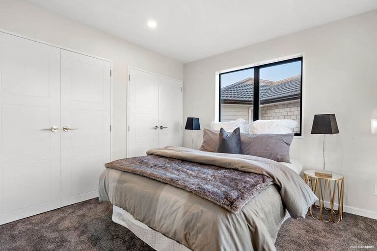 Photo of property in 4 Cloonlyon Drive, Flat Bush, Auckland, 2019