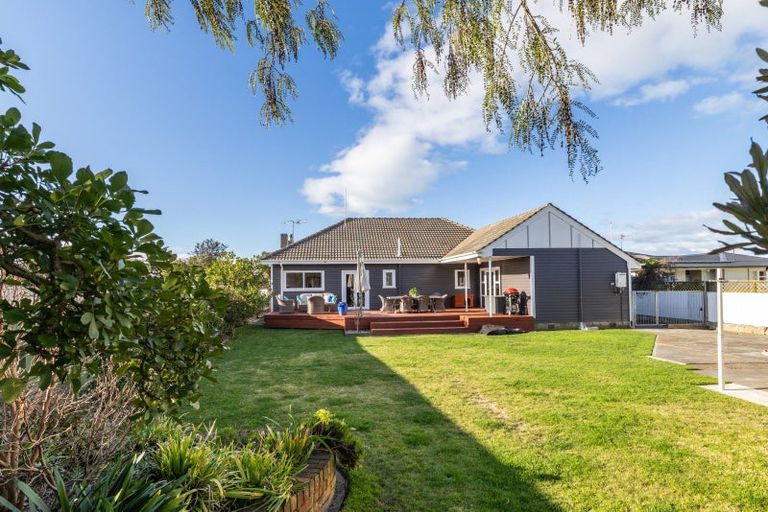 Photo of property in 52 Auckland Road, Greenmeadows, Napier, 4112