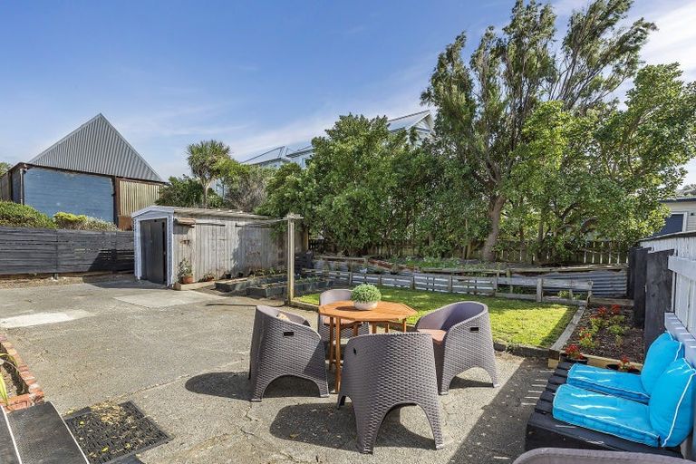 Photo of property in 22 Reef Street, Island Bay, Wellington, 6023