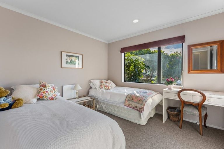 Photo of property in 6 Te Ropata Place, Waikanae Beach, Waikanae, 5036