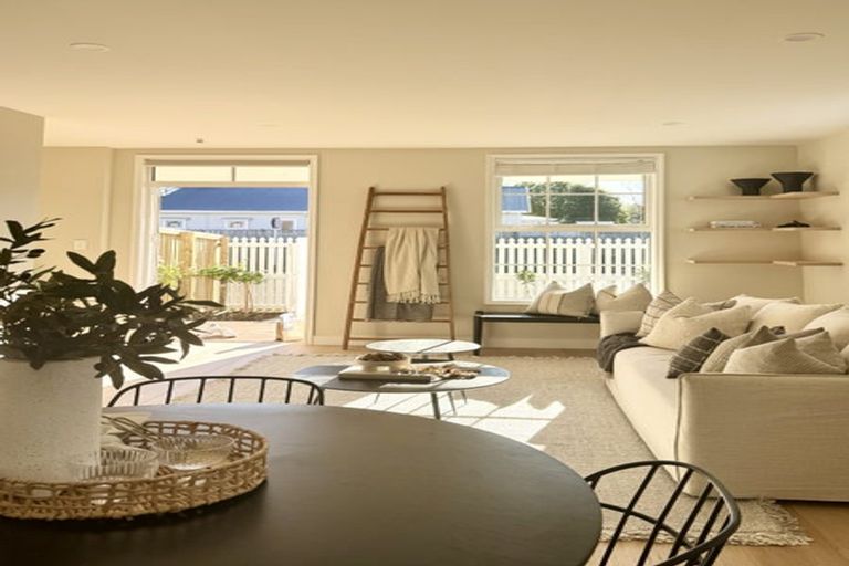 Photo of property in 8 Roscoe Street, Saint Martins, Christchurch, 8022