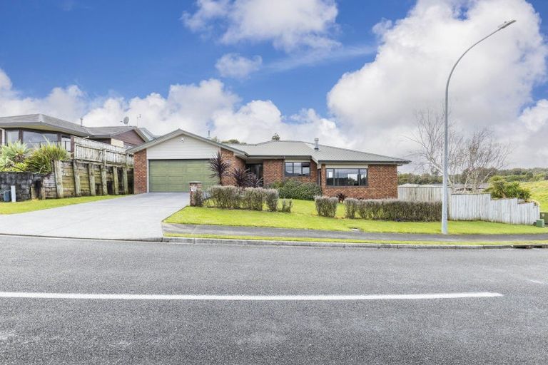 Photo of property in 5 Rotokare Crescent, Whalers Gate, New Plymouth, 4310