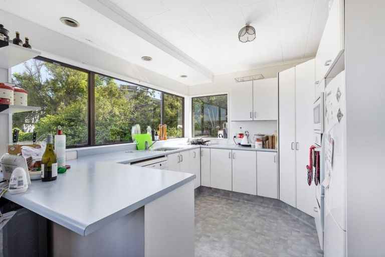 Photo of property in 20 Eskdale Road, Papakowhai, Porirua, 5024