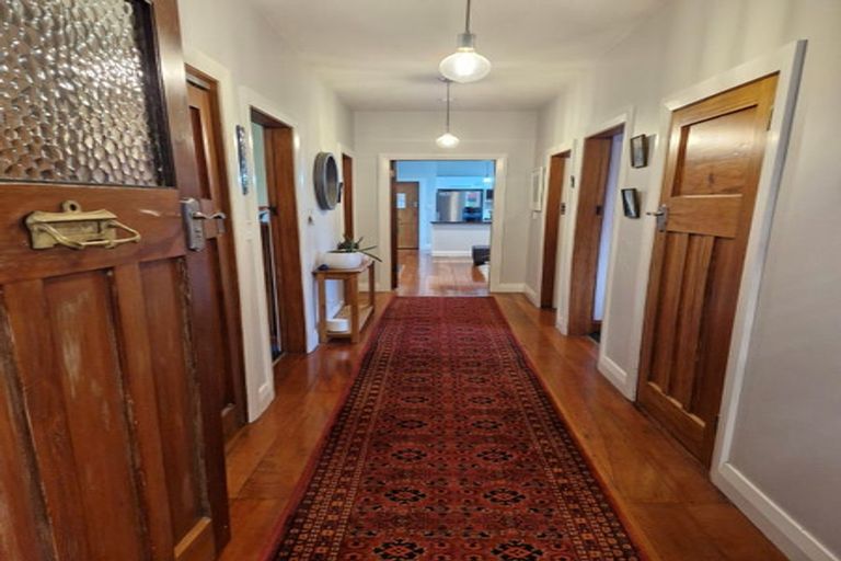 Photo of property in 98 Mitchell Street, Brooklyn, Wellington, 6021