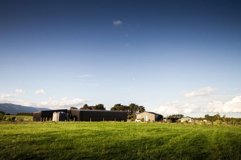 Photo of property in 490 Maharahara Road, Dannevirke, 4972