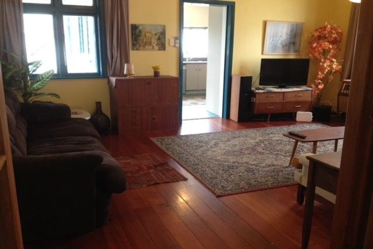 Photo of property in 34 Palm Avenue, Lyall Bay, Wellington, 6022