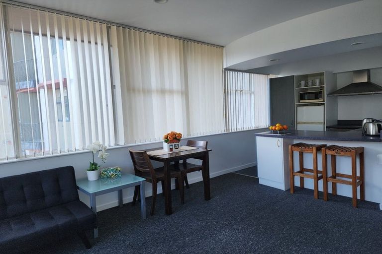 Photo of property in Terrace Tower Apartments, 6e/126 The Terrace, Wellington Central, Wellington, 6011