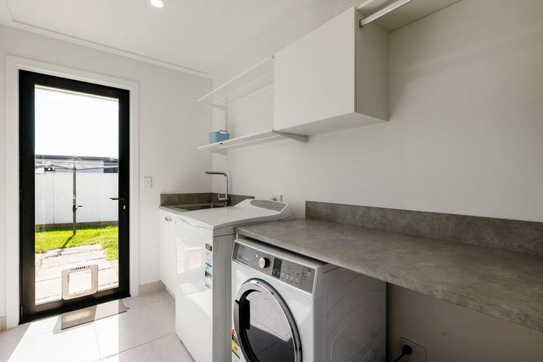 Photo of property in 2 Moemoea Place, Cambridge, 3434