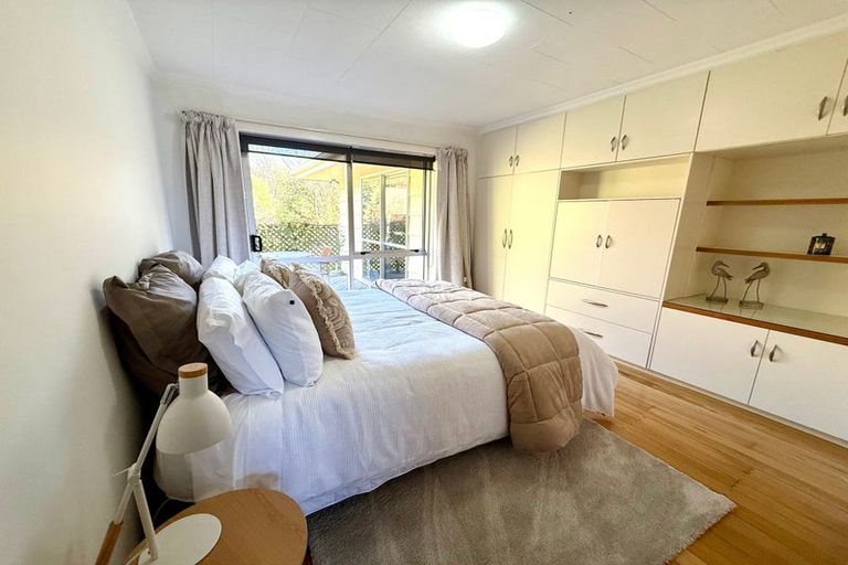 Photo of property in 21 Bidwell Place, Hillmorton, Christchurch, 8025